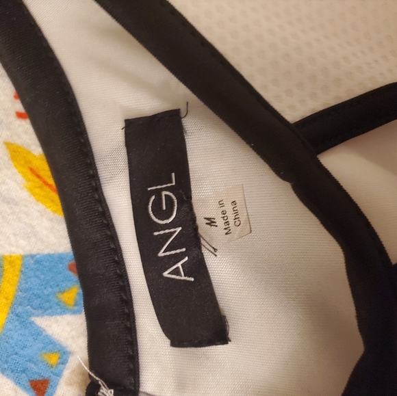 Bundle only White with black accent dress - Picture 5 of 5